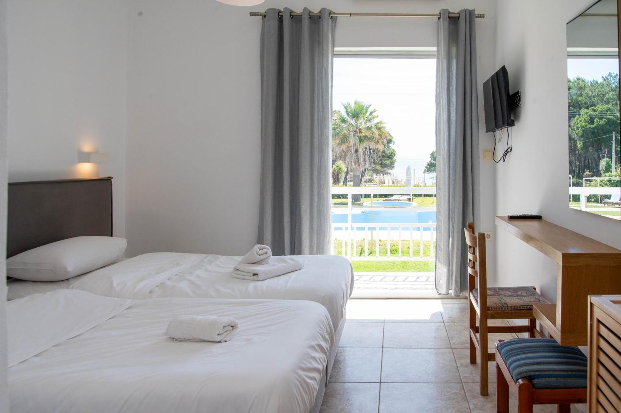 Glyfa Beach Hotel Вартоломьон Экстерьер фото