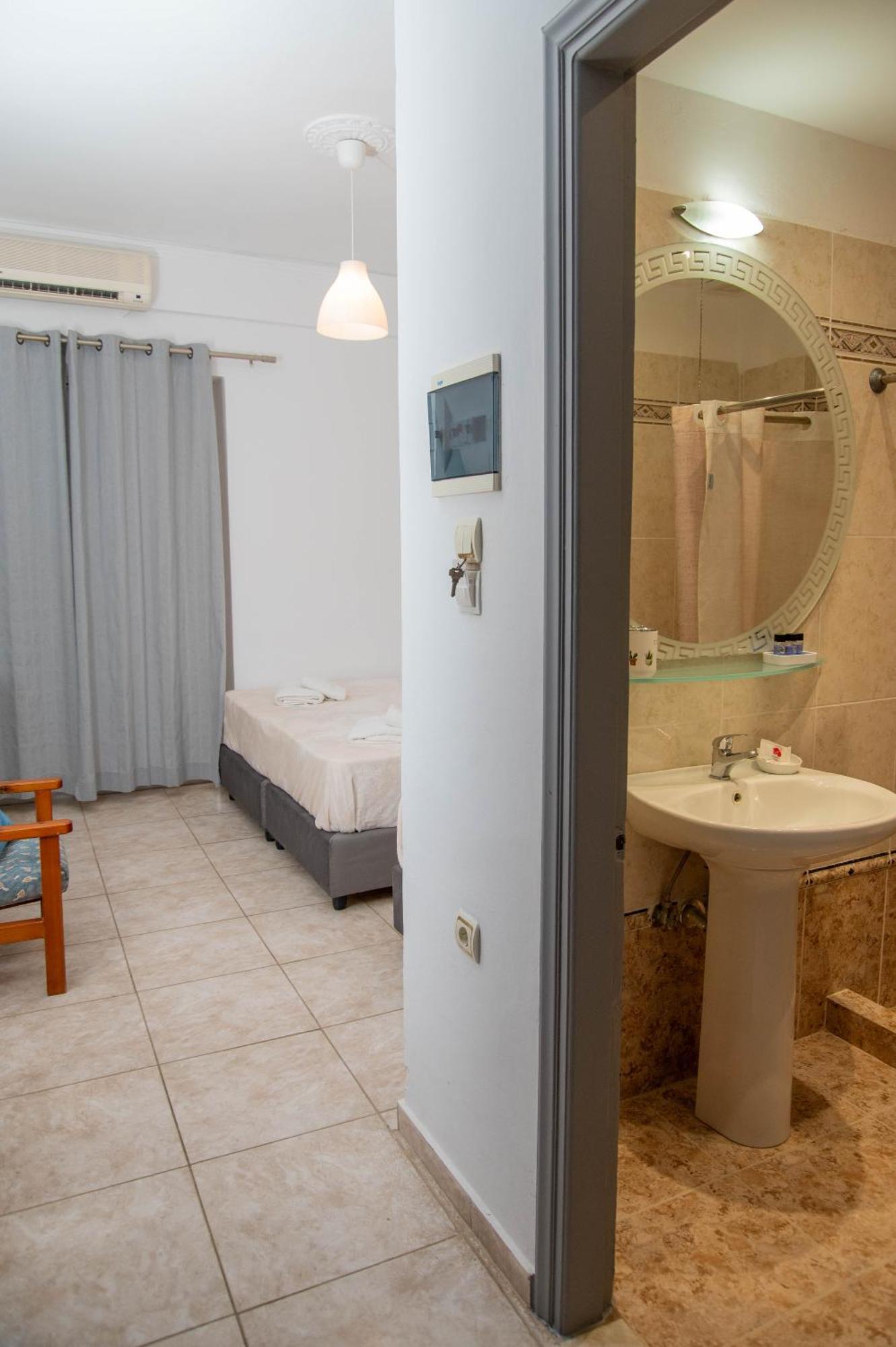 Glyfa Beach Hotel Вартоломьон Экстерьер фото