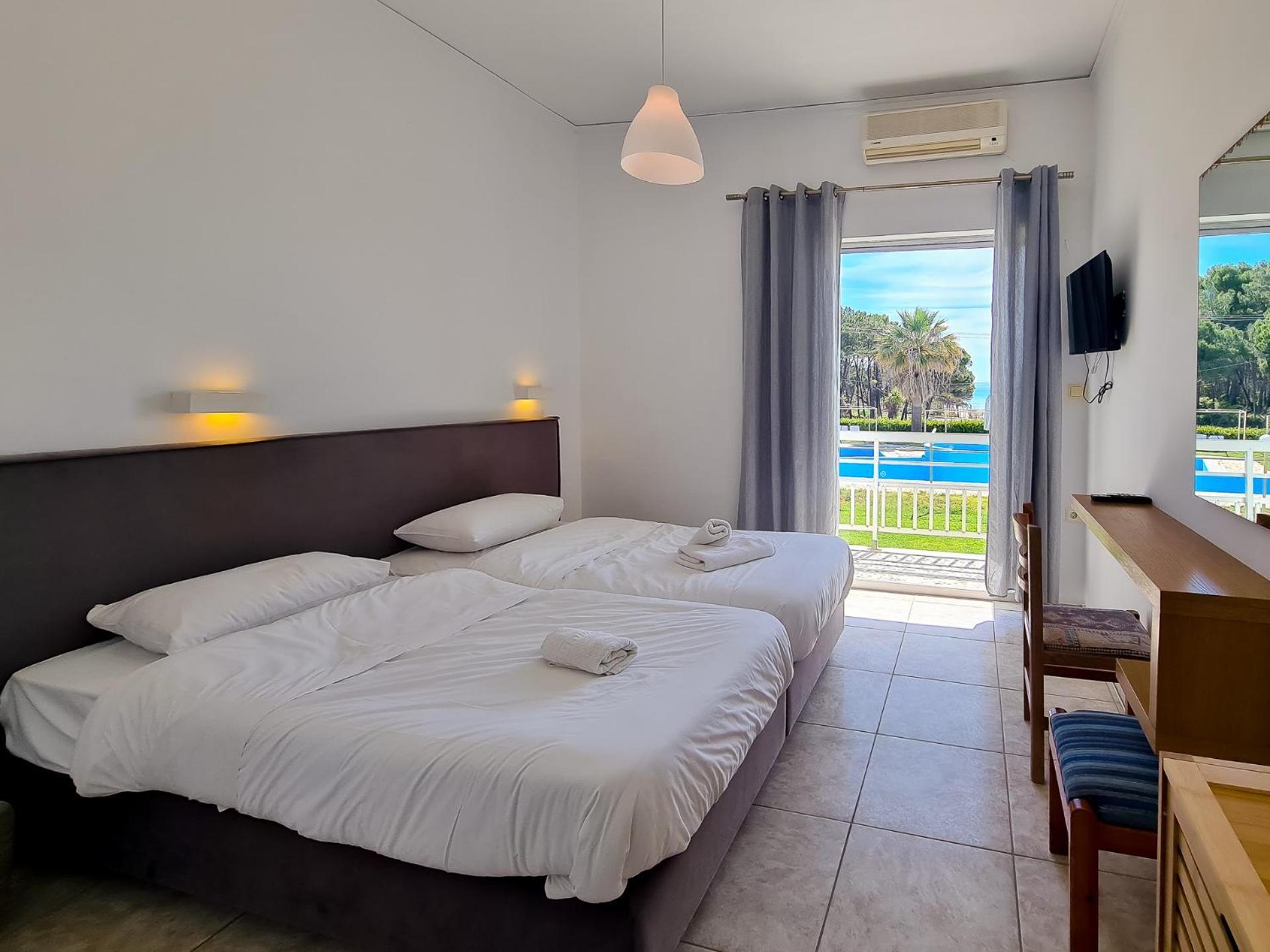 Glyfa Beach Hotel Вартоломьон Экстерьер фото